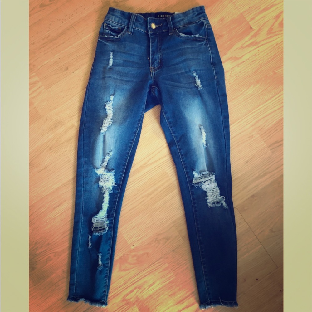 Fashion Nova Distressed Jeans 👖😍✨